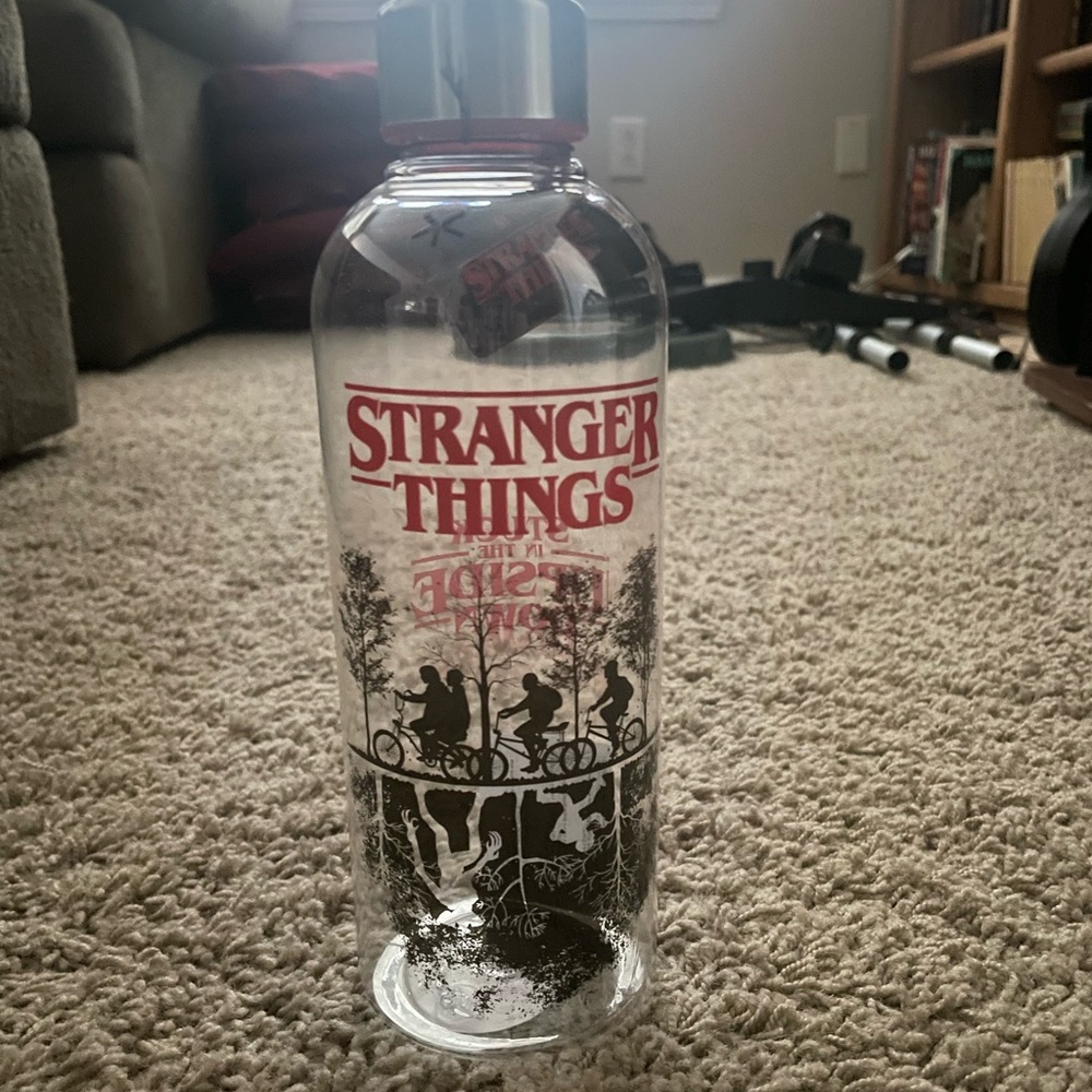 Water bottle brand new never used Stranger Things them